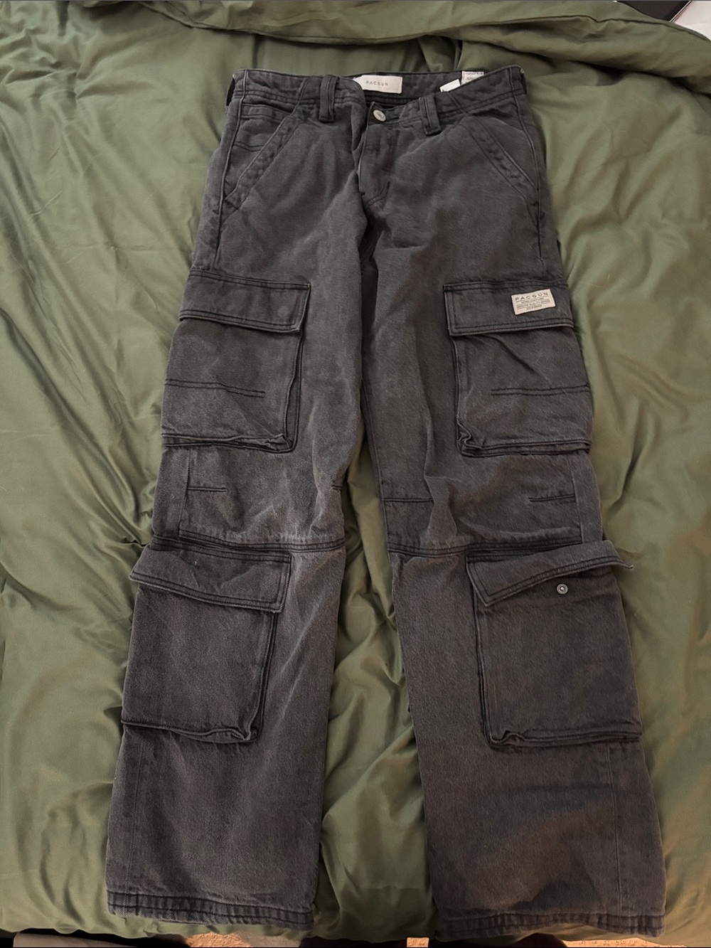 Carhartt Men’s Charcoal Gray Cargo Pants with Utility Pockets